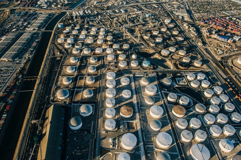 oil refinery elevated view los angeles ca usa 2026 01 09 09 20 32 utc (1)